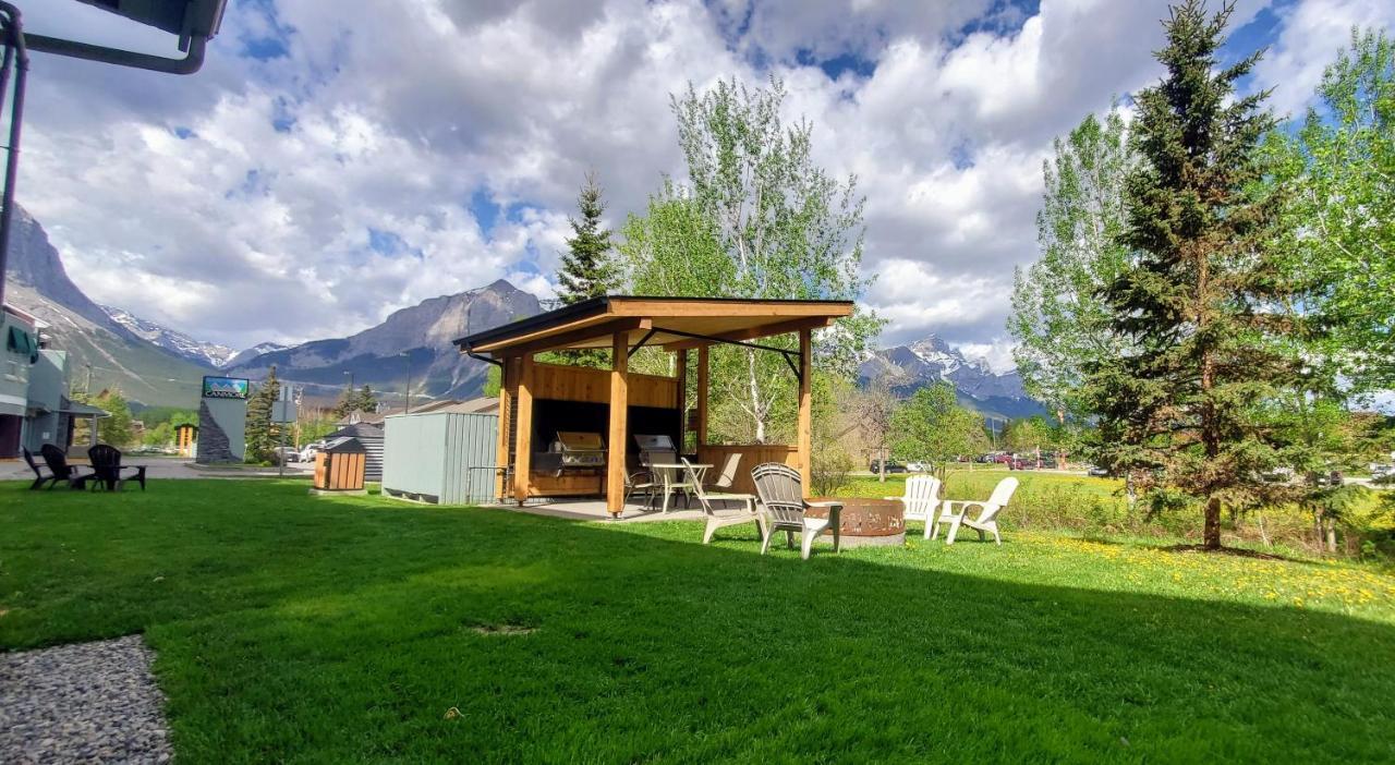 Sunset Resorts Canmore And Spa Екстер'єр фото