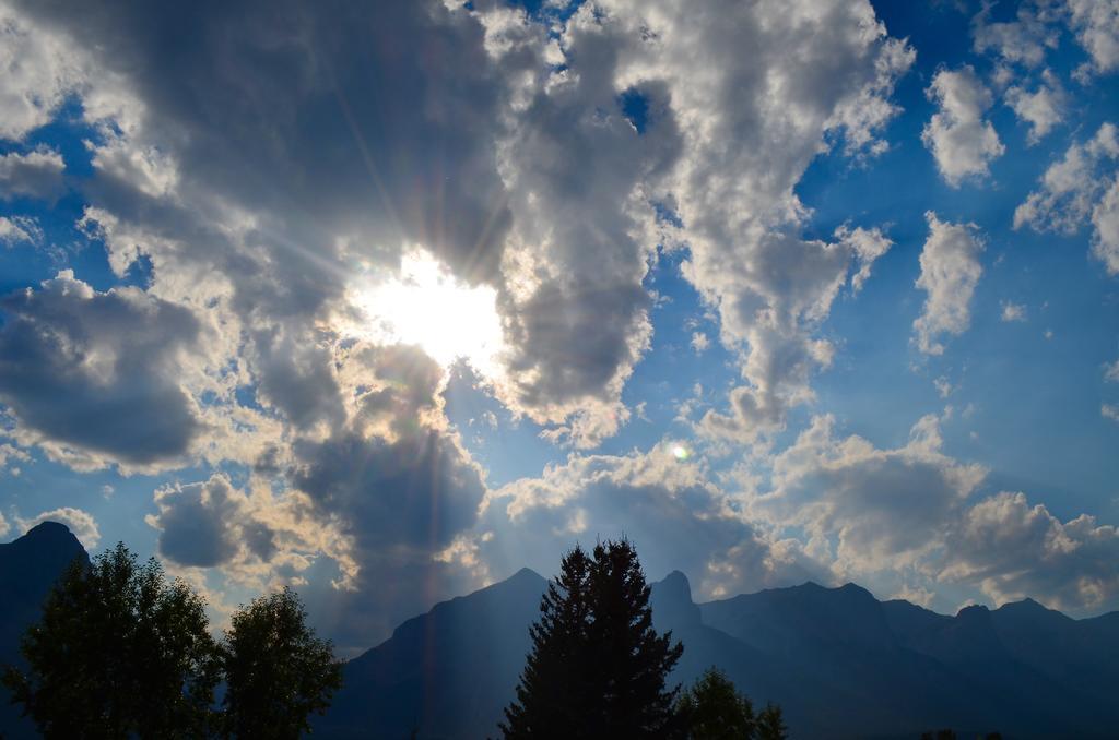Sunset Resorts Canmore And Spa Екстер'єр фото