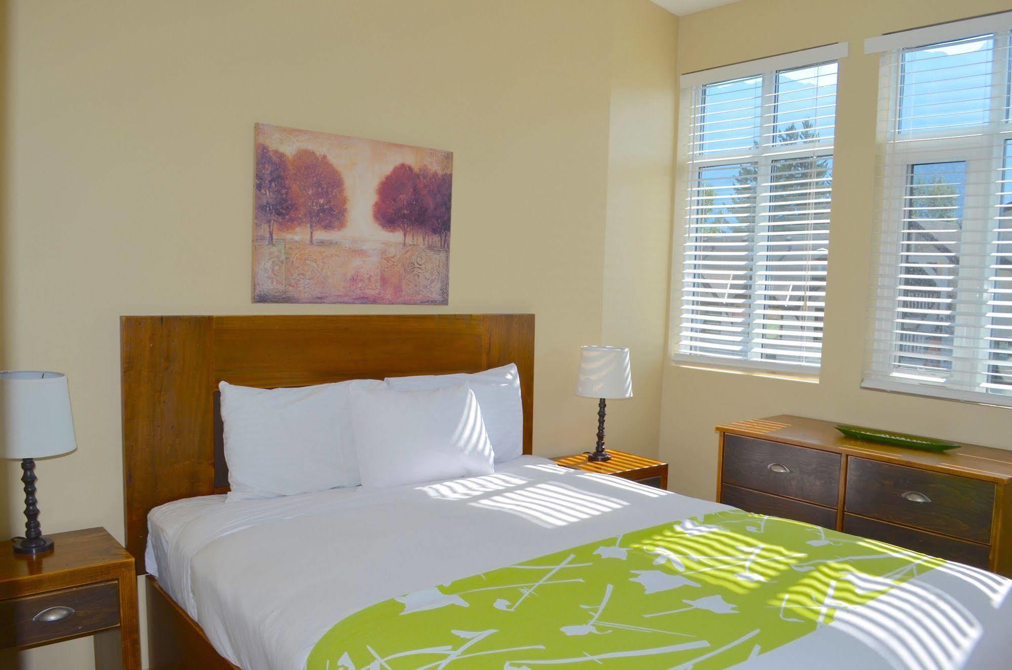 Sunset Resorts Canmore And Spa Екстер'єр фото