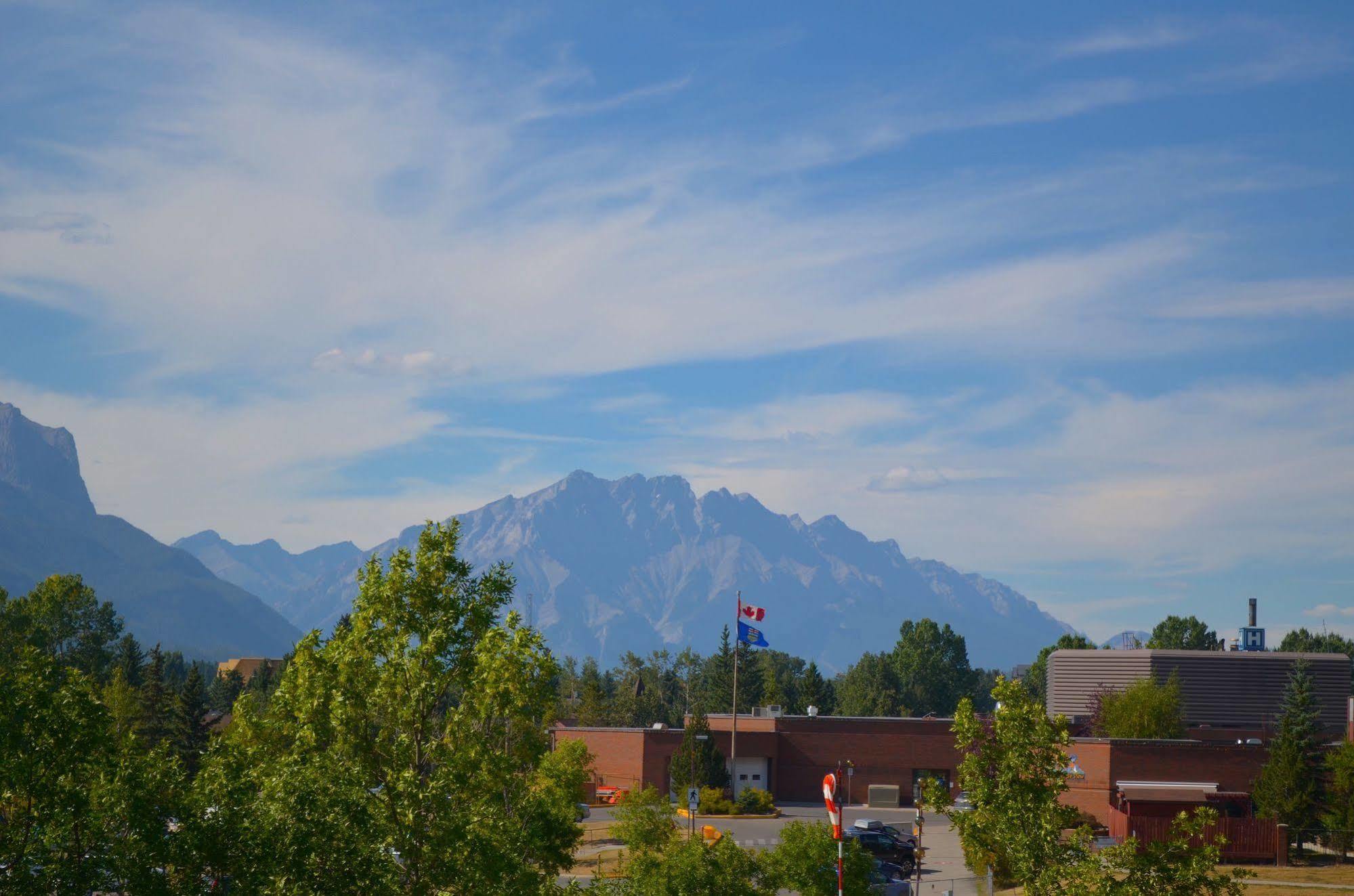 Sunset Resorts Canmore And Spa Екстер'єр фото